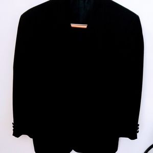 Tuxedo.2pc  Gianelli tuxedo. 44R. Pants 34/30. Great condition. Buy, Don't rent